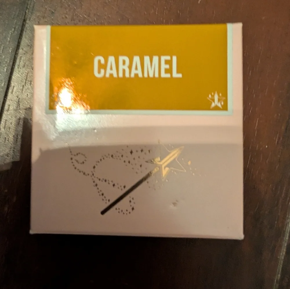 Jeffree Star Caramel Setting Powder